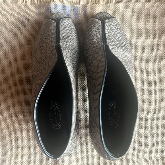 Salpy Geneva Bootie  ( size 7.5) - Picture 10 of 17